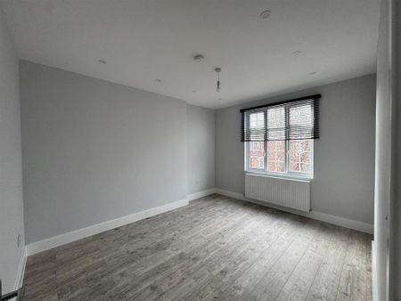 4 bedroom terraced house to rent - Photo 2