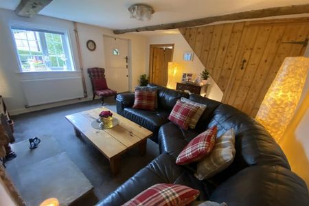 2 bedroom detached house to rent - Photo 2