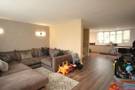 Kersal Crag, Salford, M7 - Photo 2