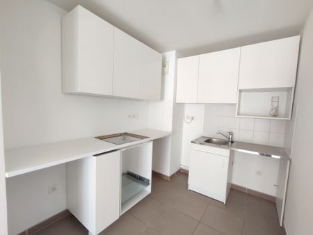 Location Appartement 3 pièces 61m² MARSEILLE 6ème - Photo 5