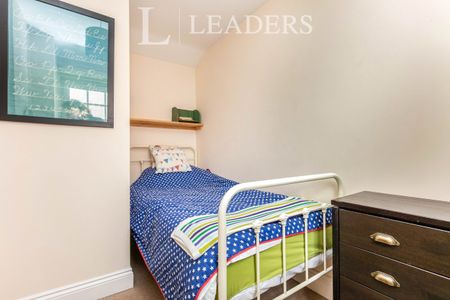 2 bedroom house to rent Wish Hill, Eastbourne, BN20 - Photo 5