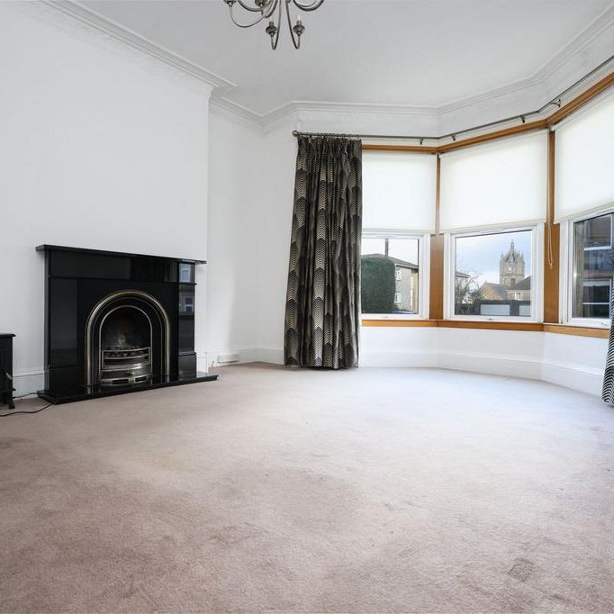 3 bedroom flat to rent - Photo 1