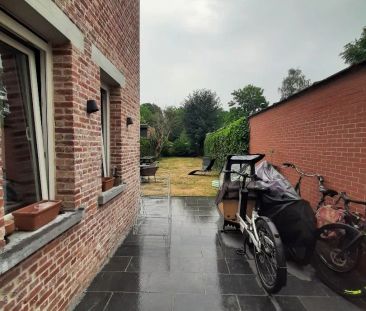 Stijlvol gelijkvloers appartement met 2 slaapkamers in het centrum ... - Photo 2