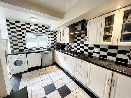 Strathmore Avenue, Coventry, CV1 - Photo 2