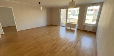 Helle moderne 2 Zimmer-Wohnung mit Loggia in ruhiger Lage! - Photo 2