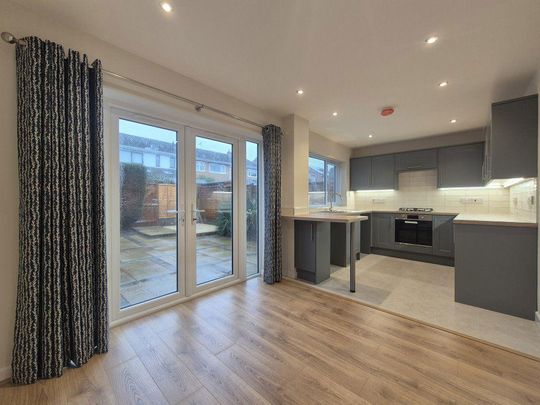 3 bedroom semi-detached house to rent - Photo 1