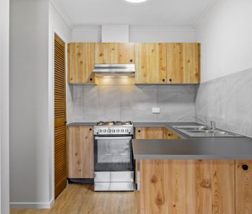 Ideally Located Close to the Cbd - Photo 4