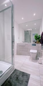 1 bedroom in a house share to rent - Photo 4