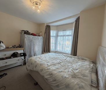 4 bedroom semi-detached house to rent - Photo 3