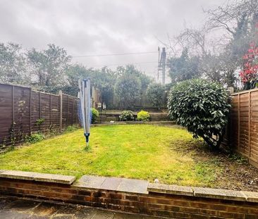 4 bedroom terraced house to rent - Photo 5