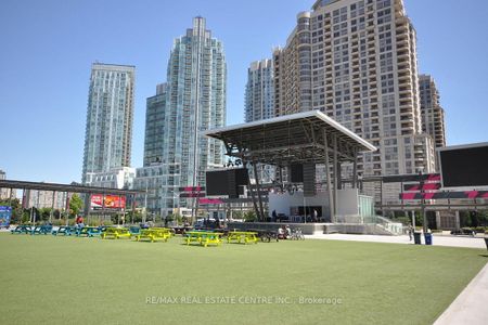 For Lease - 33 Elm Drive Unit# 2610, Mississauga, Ontario - Photo 4