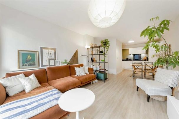 2 Bed Flat, Coleby House, NW2 - Photo 1