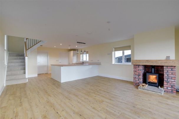 3 bedroom detached house to rent - Photo 1