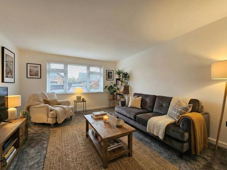 4 bedroom detached house to rent - Photo 2