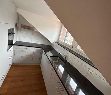 Moderne 2.5-ZW im DG mit Balkon - Photo 2