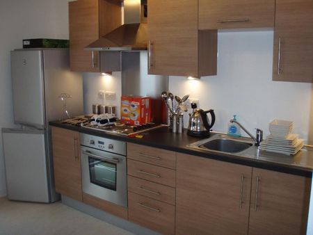 2 bedroom apartment to rent - Photo 3