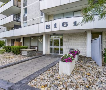 6161 Bathurst St - Photo 2