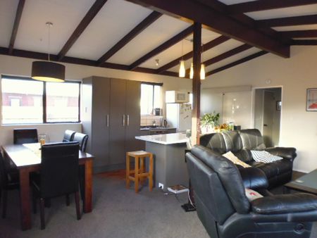 Lovely Home in Oxford Terrace - Photo 4