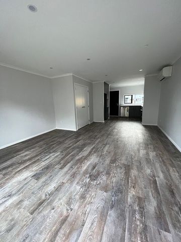 Quality New Build Townhouse - Pets Negotiable - Photo 5