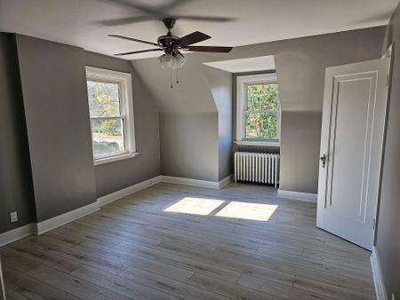 For Lease - 326 Erie Avenue, Brantford, Ontario - Photo 3