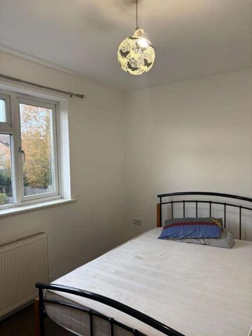 Gloucester Road, Fletton, Peterborough, Cambridgshire, PE2 - Photo 5