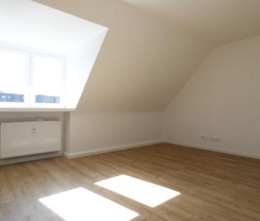 ** Gemütliche Dachgeschosswohnung wird ab März 26 umfangreich moder... - Foto 5
