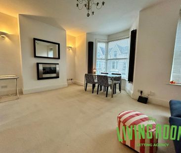 3 bedroom flat to rent - Photo 4