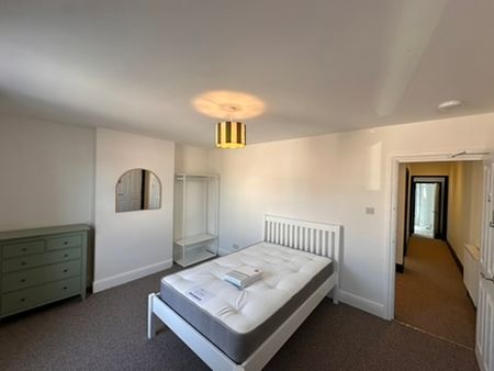 4 bedroom house - Photo 4