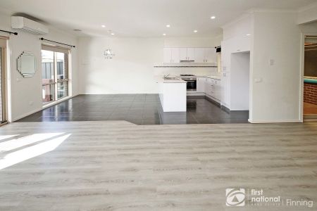 Charming 3-Bedroom Home - Photo 3