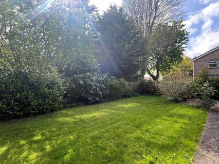 4 bedroom detached house to rent - Photo 2