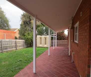 4 Northwood Drive, Viewbank - Photo 3