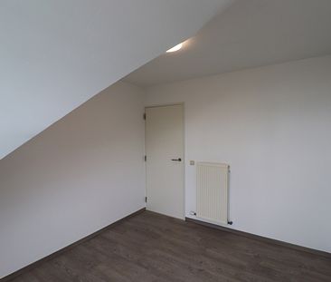 Een mooi dakappartement op de derde verdieping, met terras en garage. Gelegen in het centrum. - Foto 1