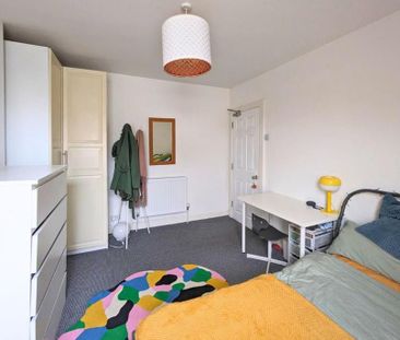 1 bedroom in a house share to rent - Photo 4