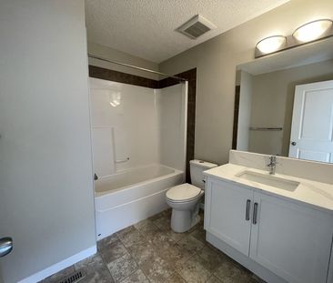 35 New Brighton Point Southeast, Calgary - Photo 4