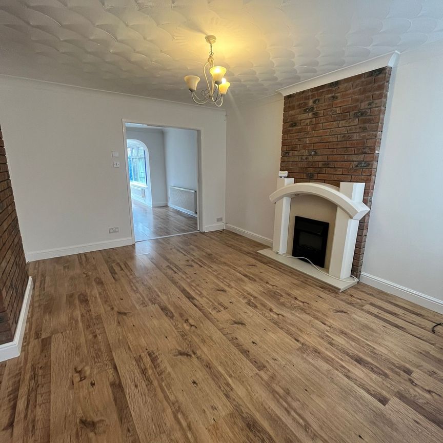 Coventry Road, Radcliffe - Photo 1