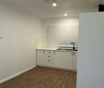 8 Oleander Crescent - Photo 1