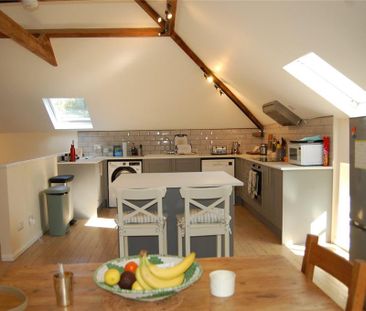 3 bedroom barn conversion to rent - Photo 1