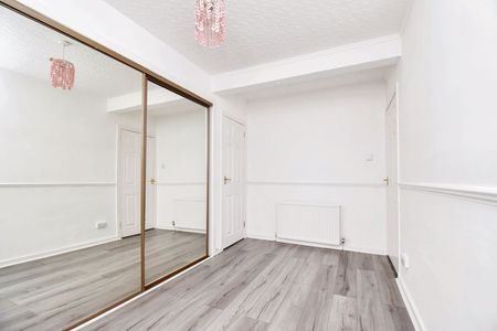 Alexander Avenue, Kilsyth, Glasgow - Photo 5