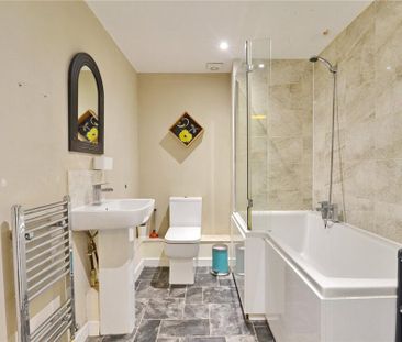 1 bedroom in a house share to rent - Photo 4