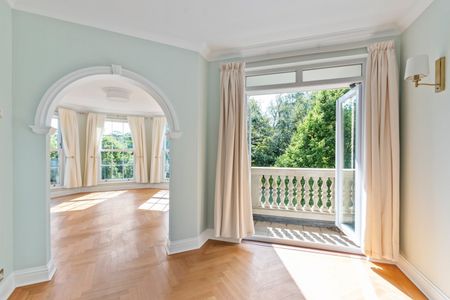 2 Bed Flat, Southlands Drive, SW19 - Photo 2