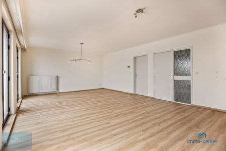 Te huur: Ruim duplexappartement in het centrum van Neeroeteren - Photo 5