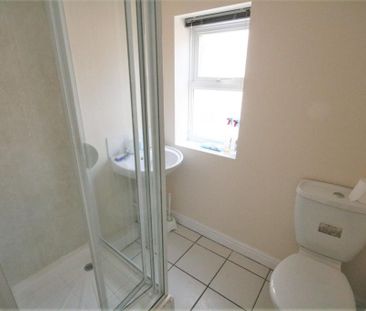 2 bedroom maisonette to rent - Photo 3