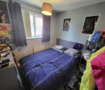 3 bedroom end of terrace house to rent - Photo 2