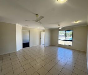 Comfortable Family Home - Photo 5