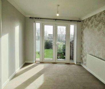 Richmondfield Avenue, Barwick In Elmet, Leeds, LS15 - Photo 2