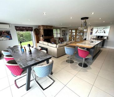 5 bedroom detached house to rent - Photo 3