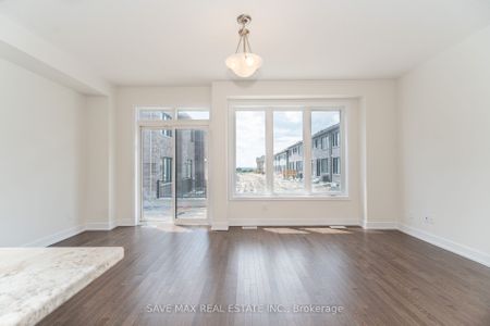 For Lease - 1082 Thompson Drive, Oshawa, Ontario - Photo 4