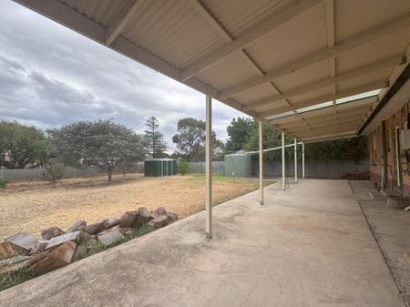 Three bedroom home - Photo 3