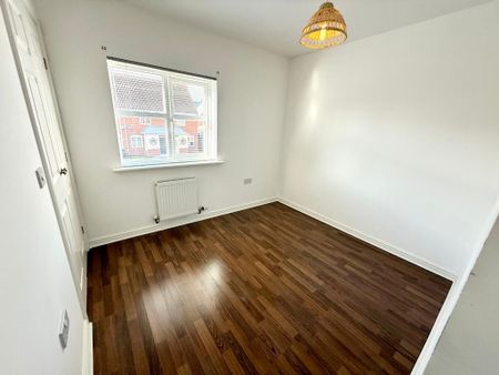 2 bedroom terraced house to rent - Photo 2