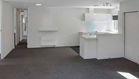 Modern Three Double Bedroom Home - Photo 5